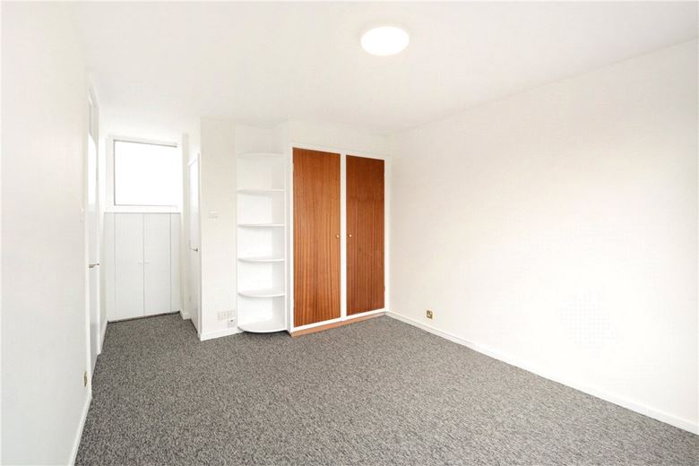 3 bedroom flat, Tachbrook Street, Pimlico SW1V - Available