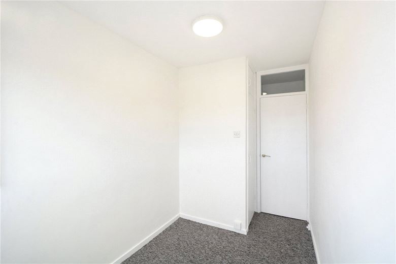 3 bedroom flat, Tachbrook Street, Pimlico SW1V - Available