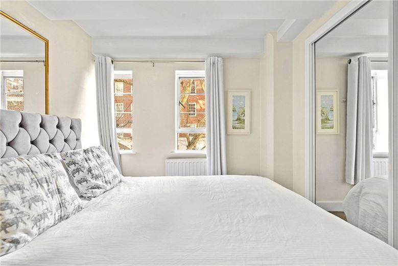 1 bedroom flat, Sloane Avenue, Chelsea SW3 - Available
