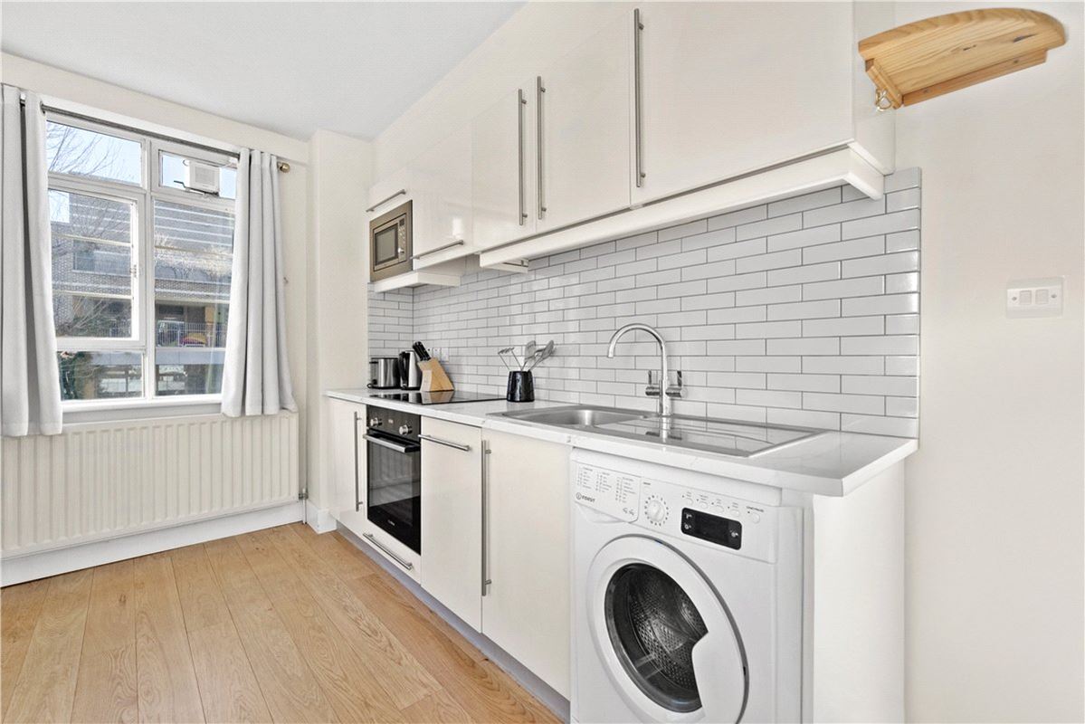 1 bedroom flat, Sloane Avenue, Chelsea SW3 - Available