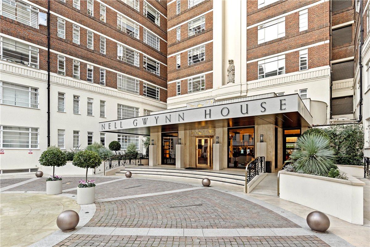 1 bedroom flat, Sloane Avenue, Chelsea SW3 - Available