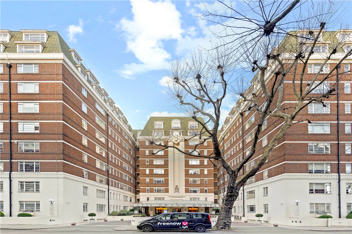1 bedroom flat, Sloane Avenue, Chelsea SW3 - Available