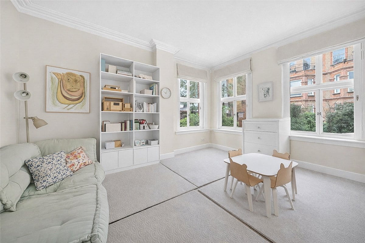 4 bedroom maisonette, Harrington Gardens, South Kensington SW7 - Available
