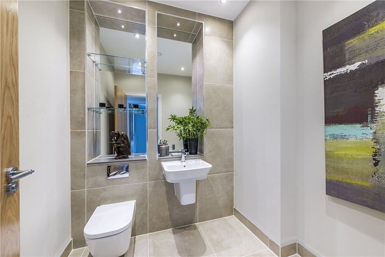 3 bedroom flat, Elgin Avenue, Maida Vale W9 - Sold