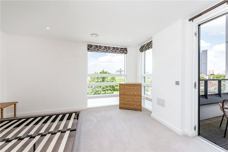 2 bedroom flat, Holland Park Avenue, Holland Park W11 - Available