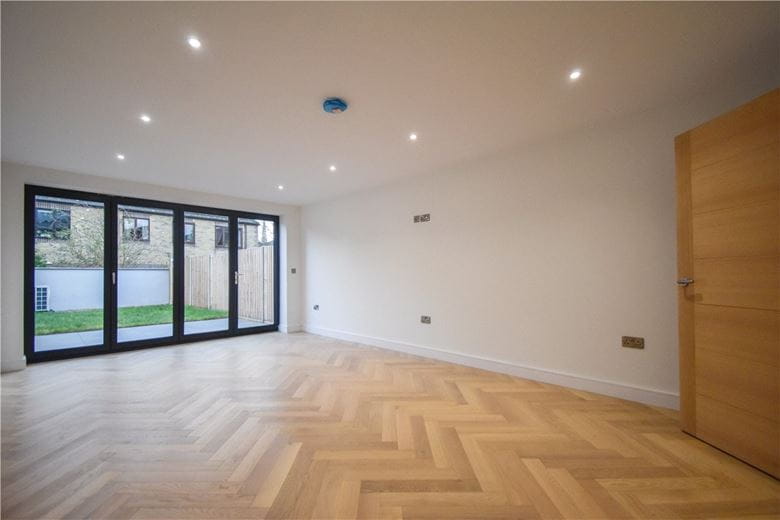 3 bedroom house, High Street, Chesterton CB4 - Available