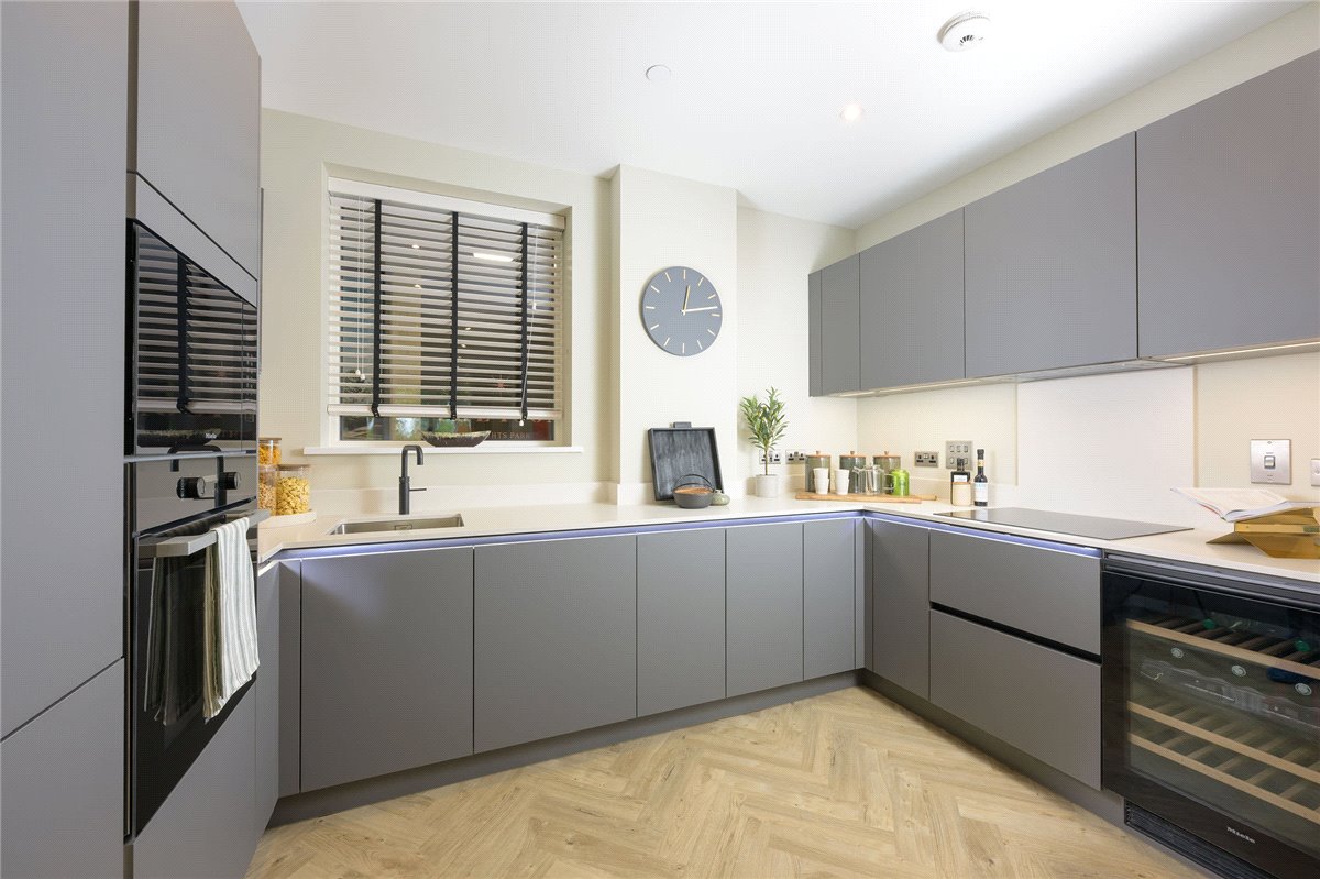 3 bedroom flat, Eddington Avenue, Eddington CB3 - Available