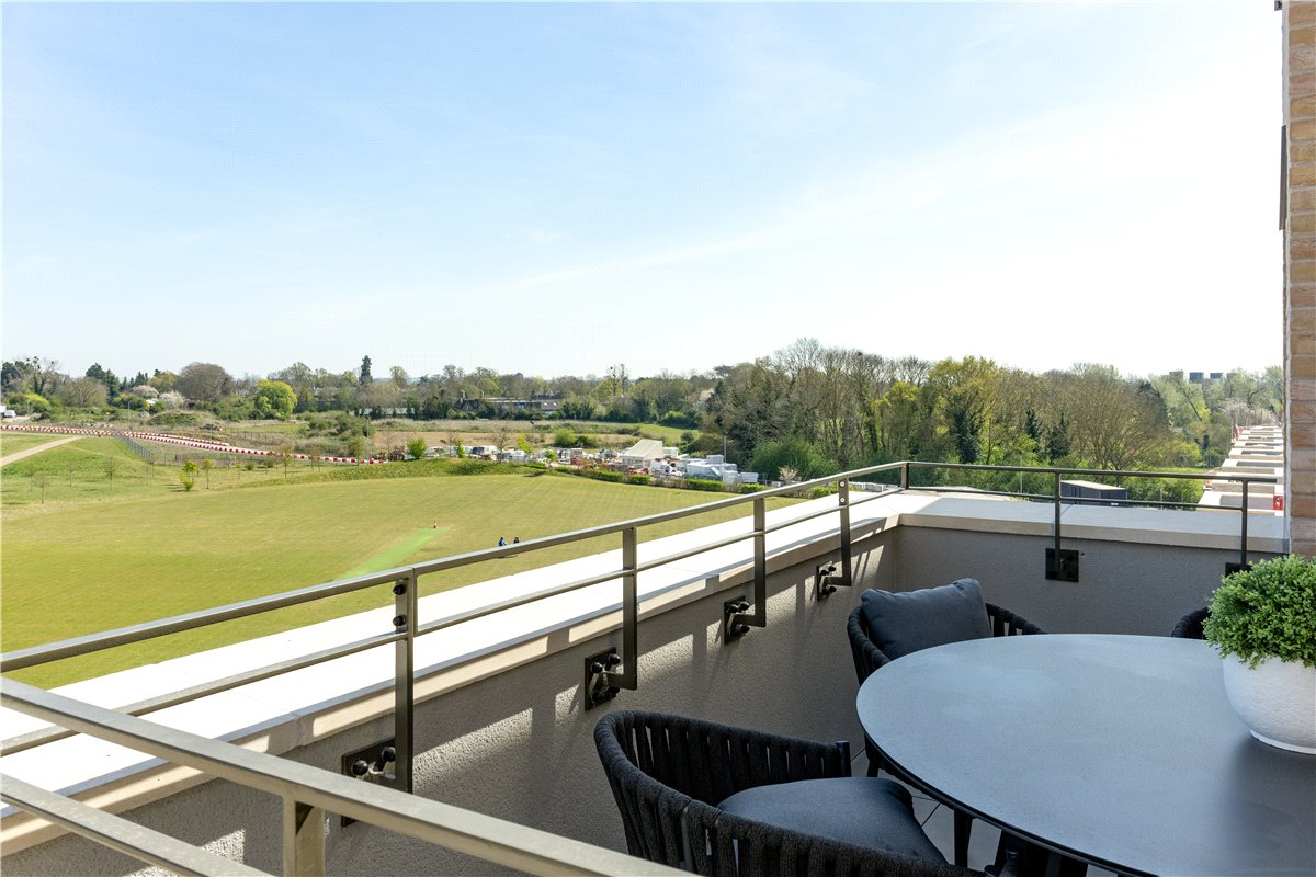 3 bedroom flat, Eddington Avenue, Eddington CB3 - Available