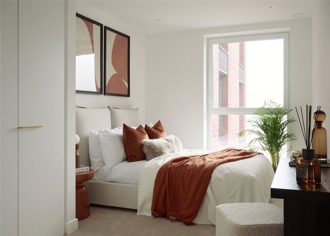 3 bedroom flat, Grand Union, Beresford Avenue HA0 - Available