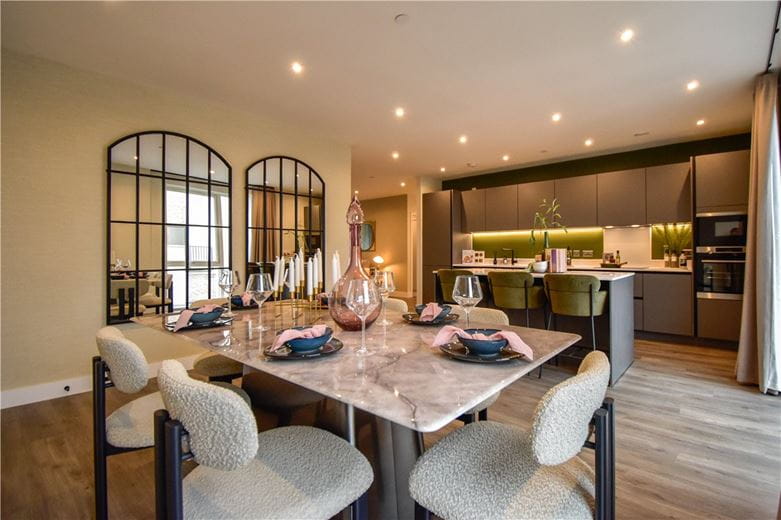 2 bedroom flat, Knights Park, Eddington CB3 - Available