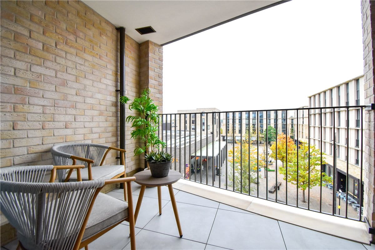 2 bedroom flat, Knights Park, Eddington CB3 - Available