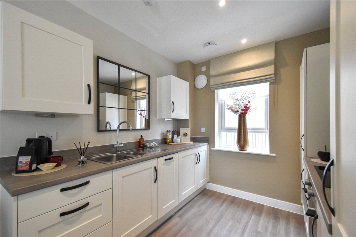 2 bedroom maisonette, Saffron Way, Cherry Hinton CB1 - Available