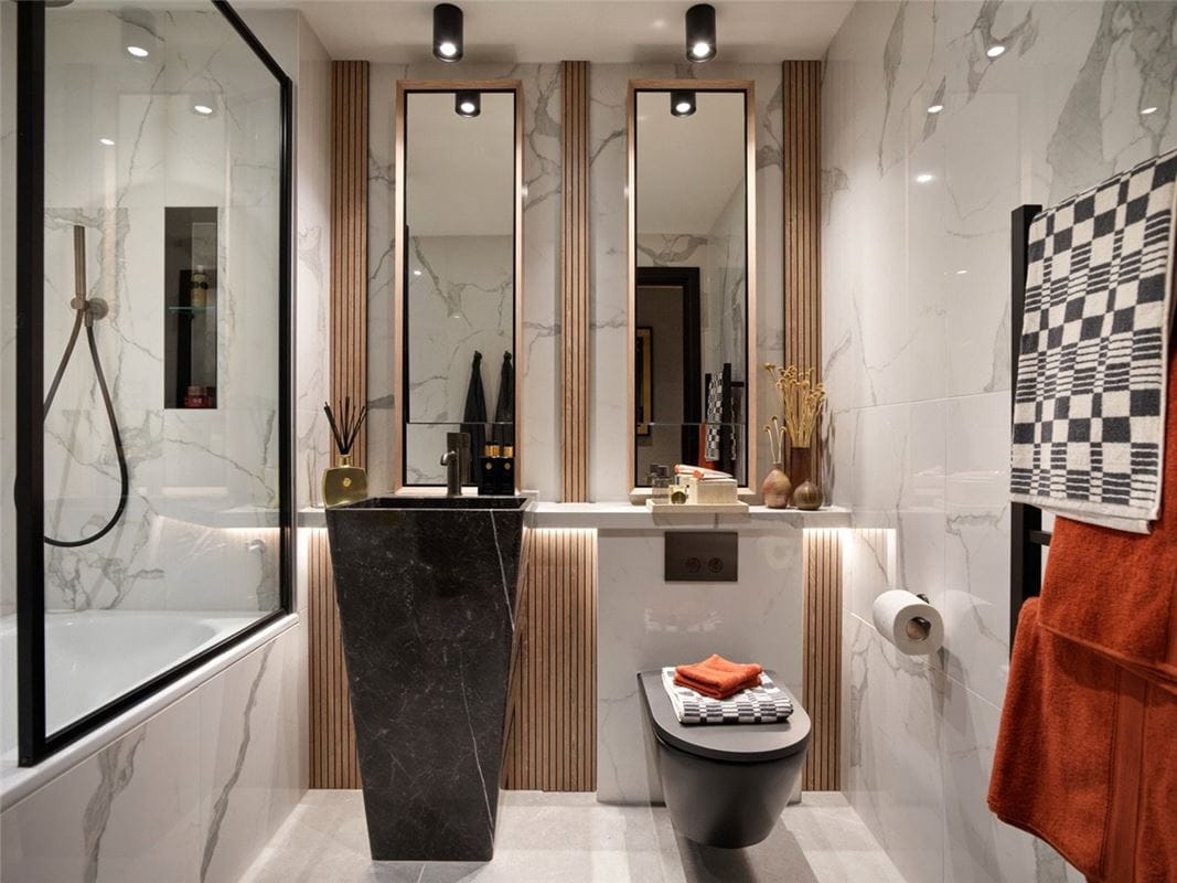 2 bedroom flat, London Dock, 9 Arrival Square E1W - Available