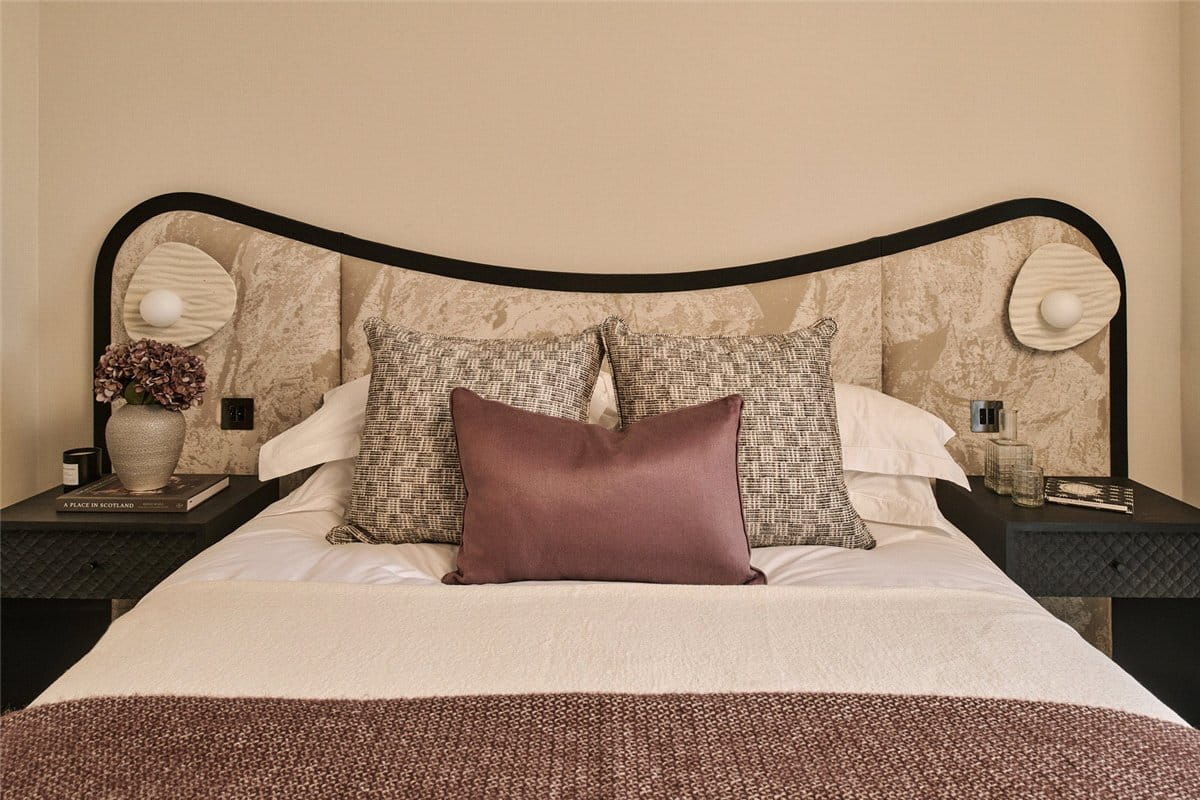 3 bedroom flat, White City Living, 54 Wood Lane W12 - Available