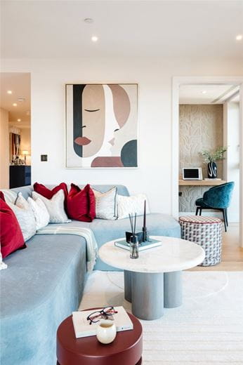 4 bedroom flat, White City Living, 54 Wood Lane W12 - Available