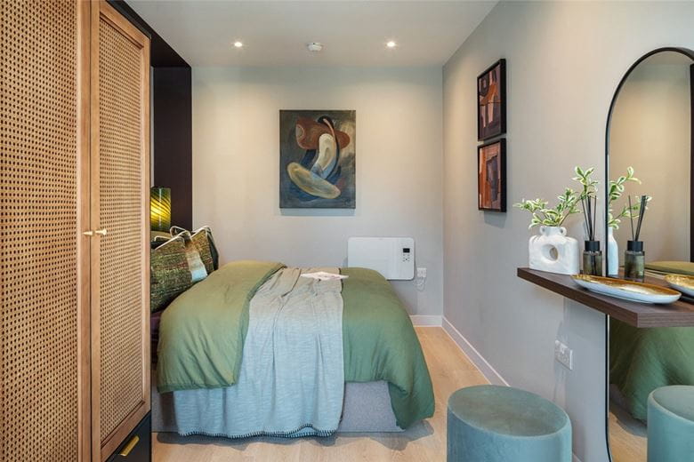 3 bedroom flat, Dutton Street, Manchester M3 - Available