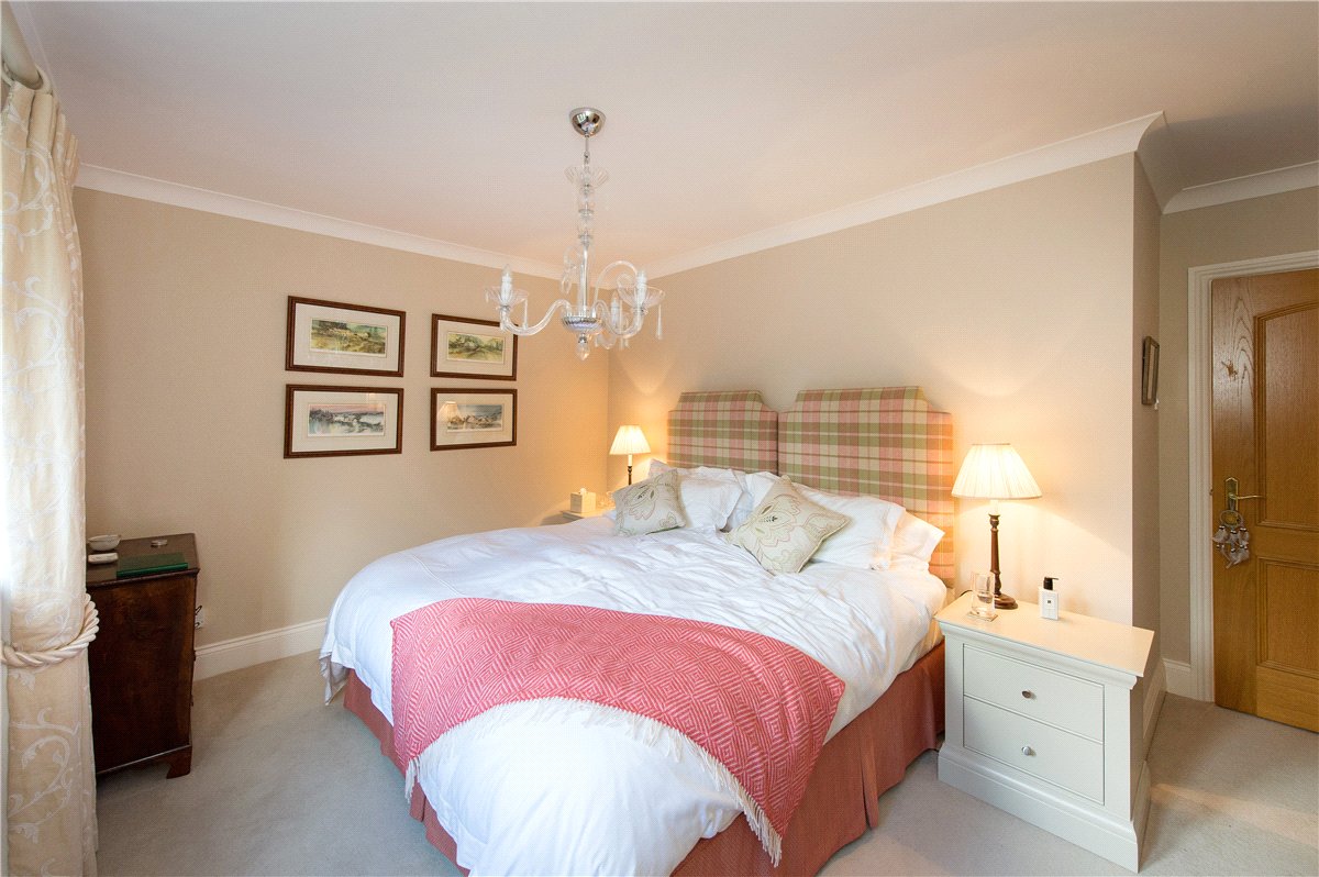 5 bedroom house, Fulwith Mill Lane, Harrogate HG2 - Available