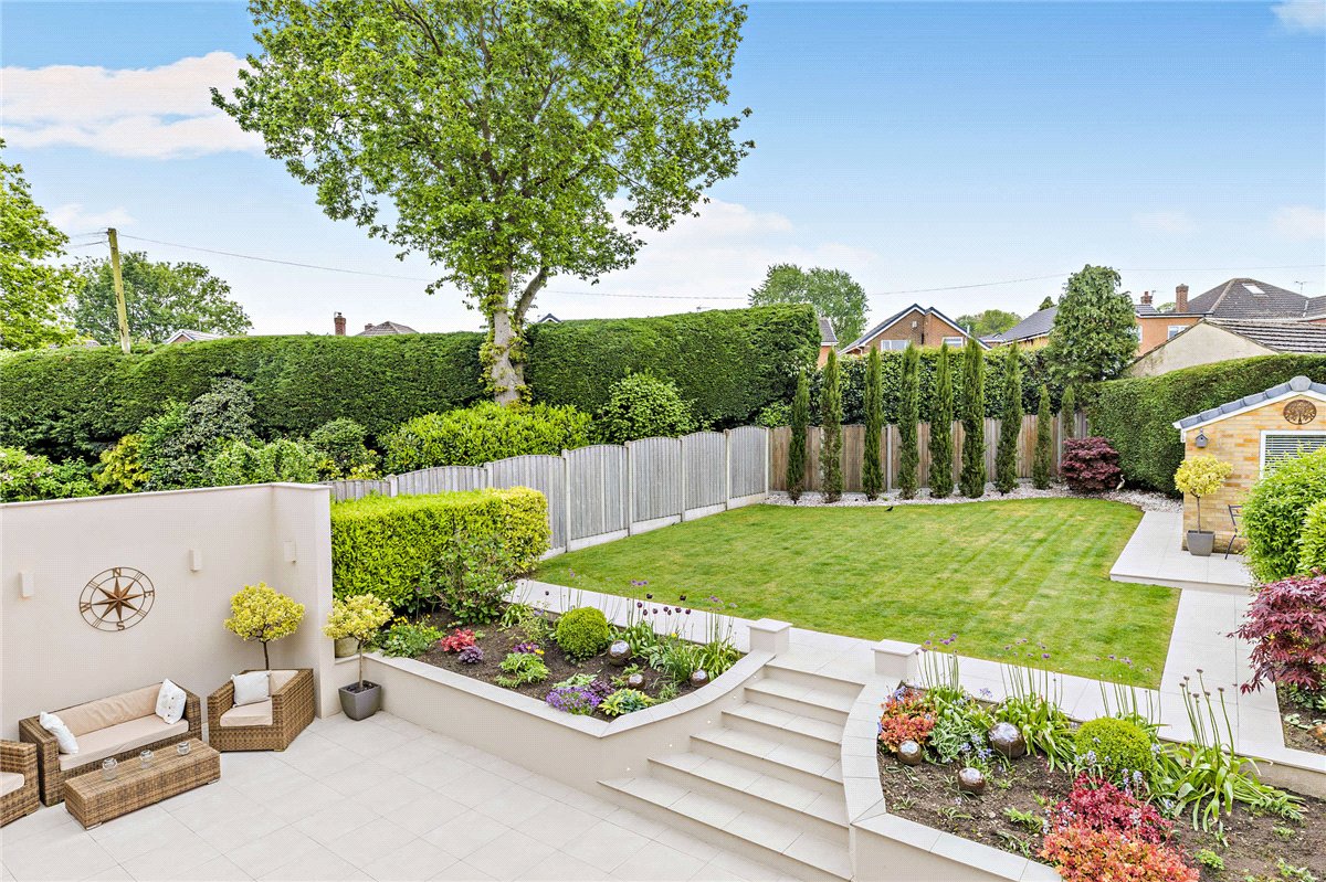 5 bedroom house, Walton Station Lane, Wakefield WF2 - Available