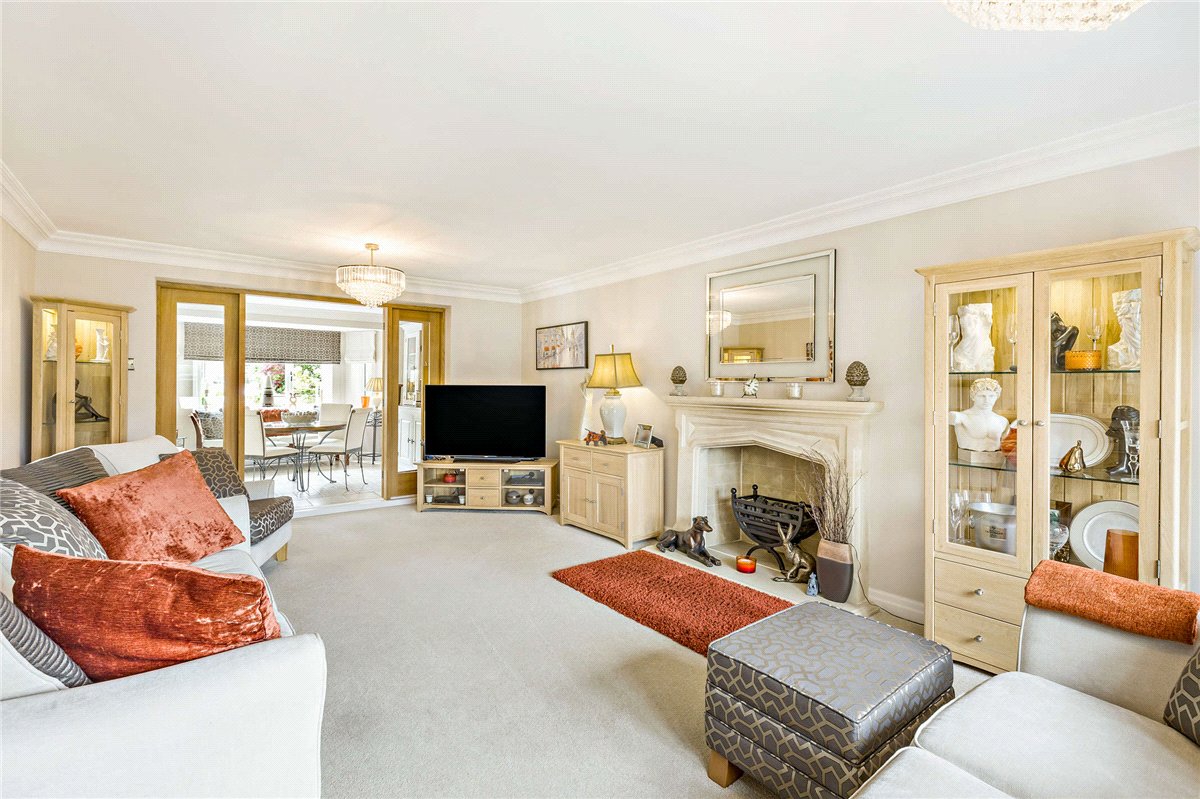 5 bedroom house, Walton Station Lane, Wakefield WF2 - Available