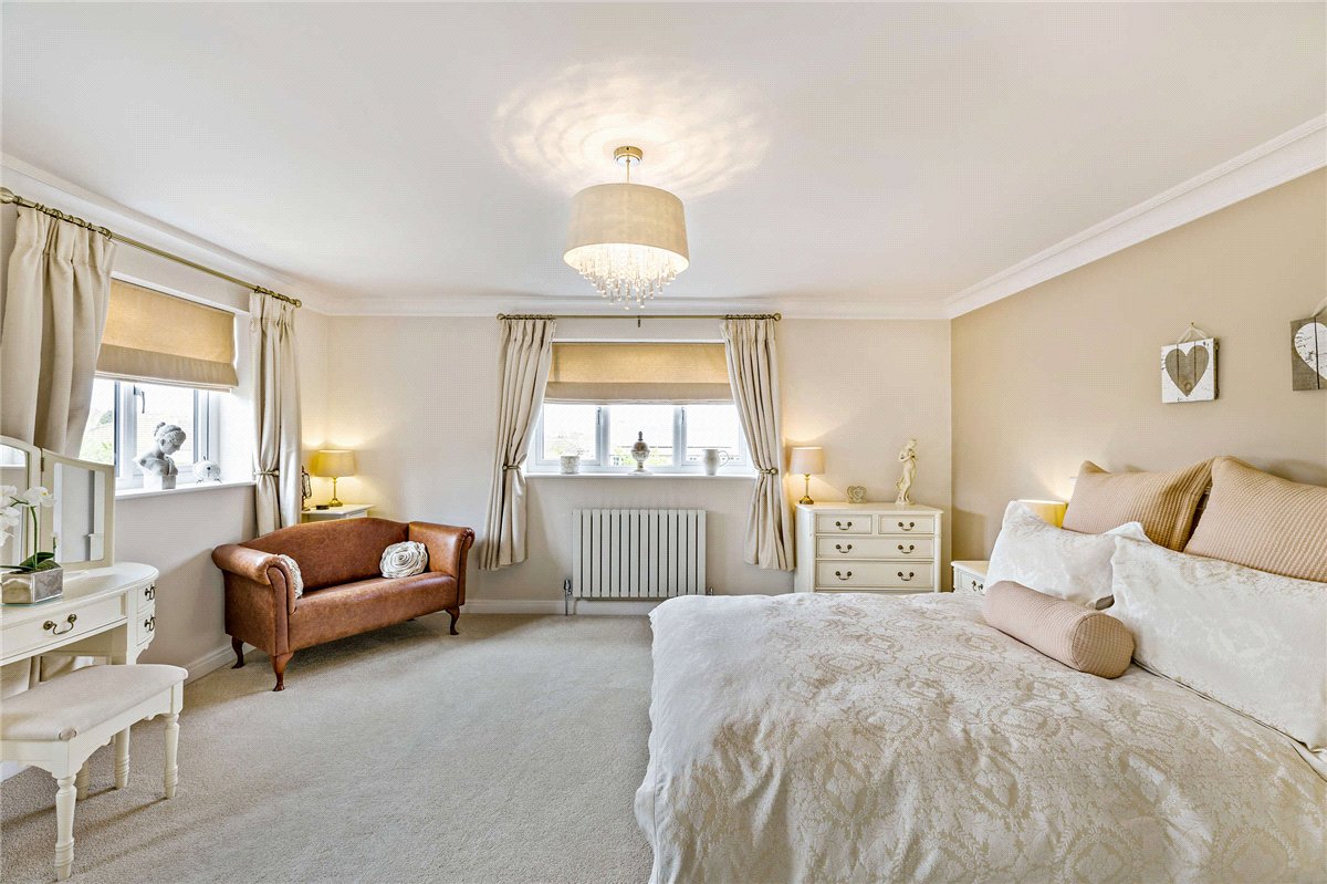 5 bedroom house, Walton Station Lane, Wakefield WF2 - Available