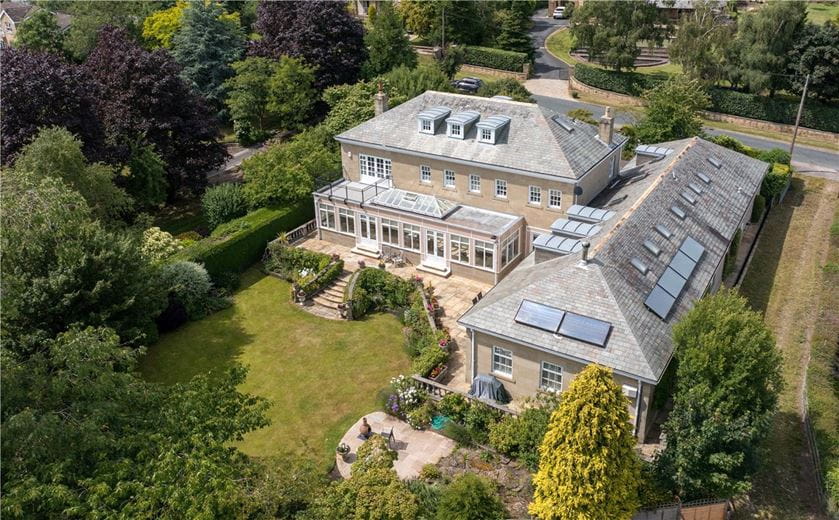 6 bedroom house, Crag Lane, Huby LS17 - Available