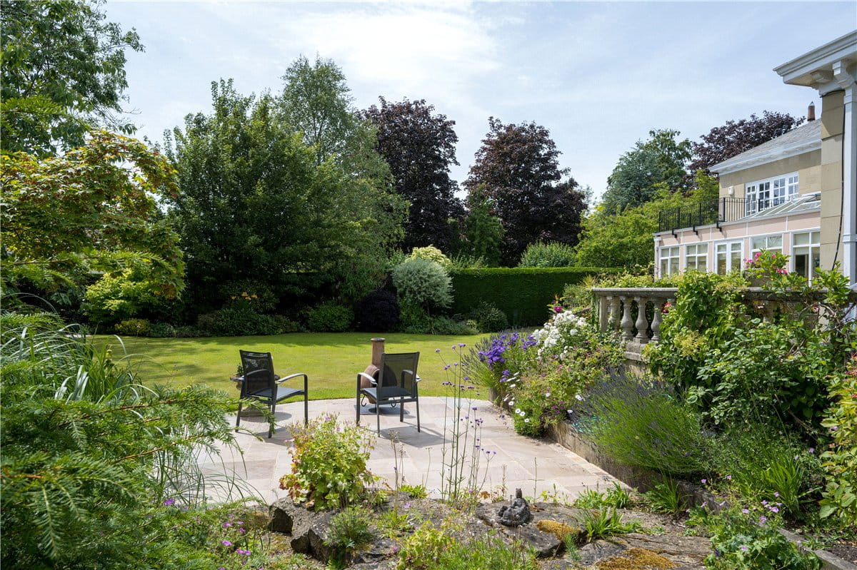 6 bedroom house, Crag Lane, Huby LS17 - Available