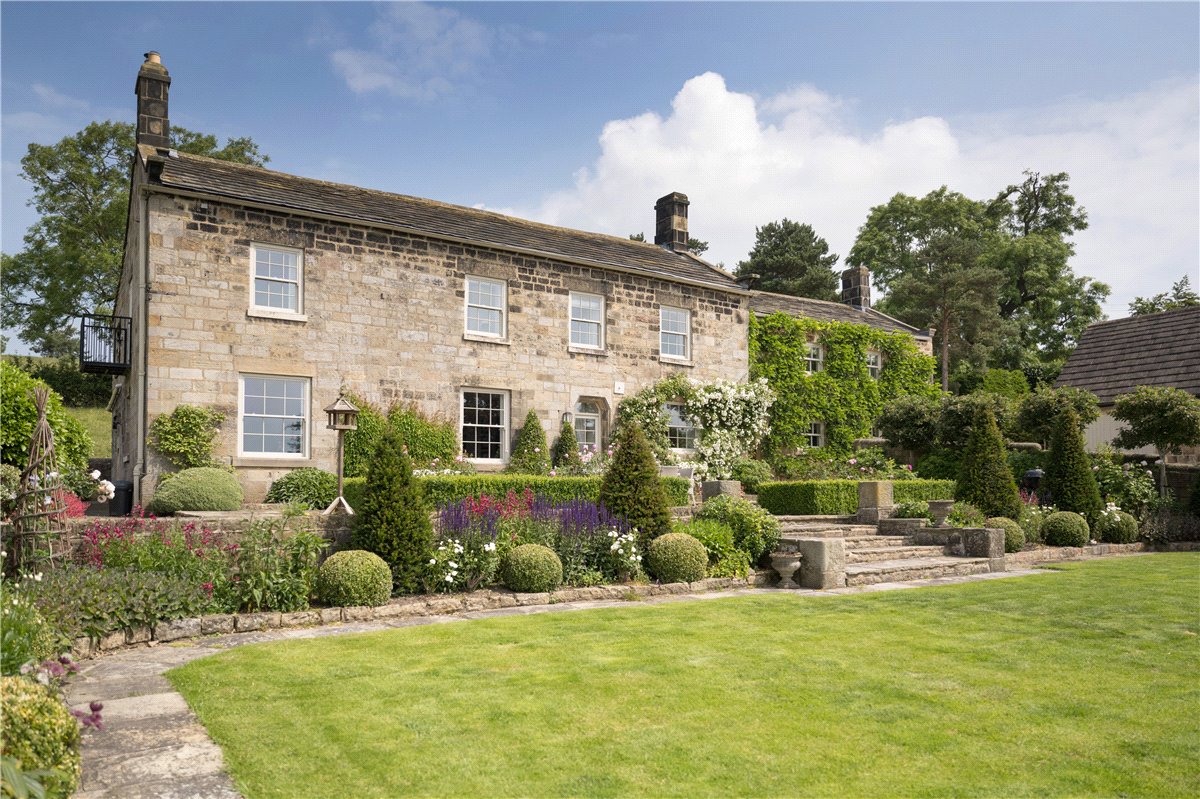 6 bedroom house, Healthwaite Hall, Weeton LS17 - Available