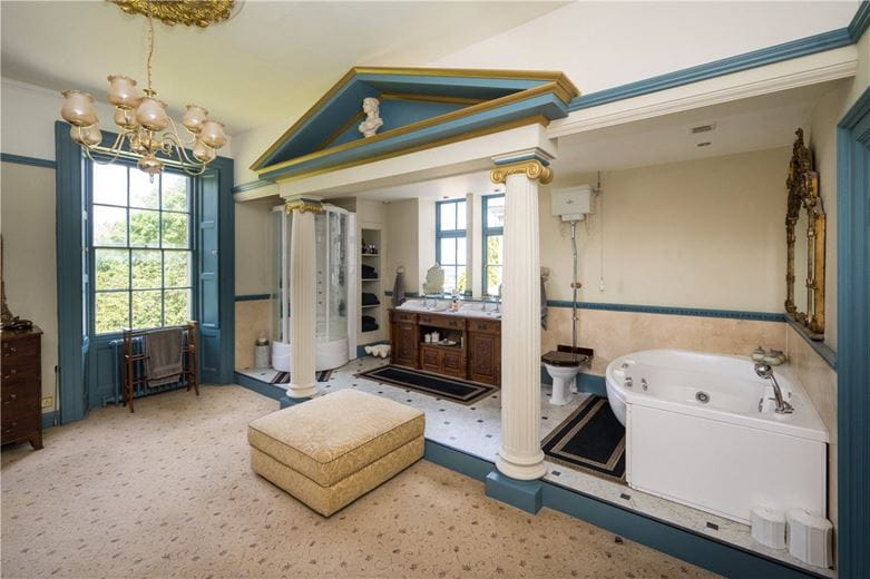  House, Wadworth, Doncaster DN11 - Available