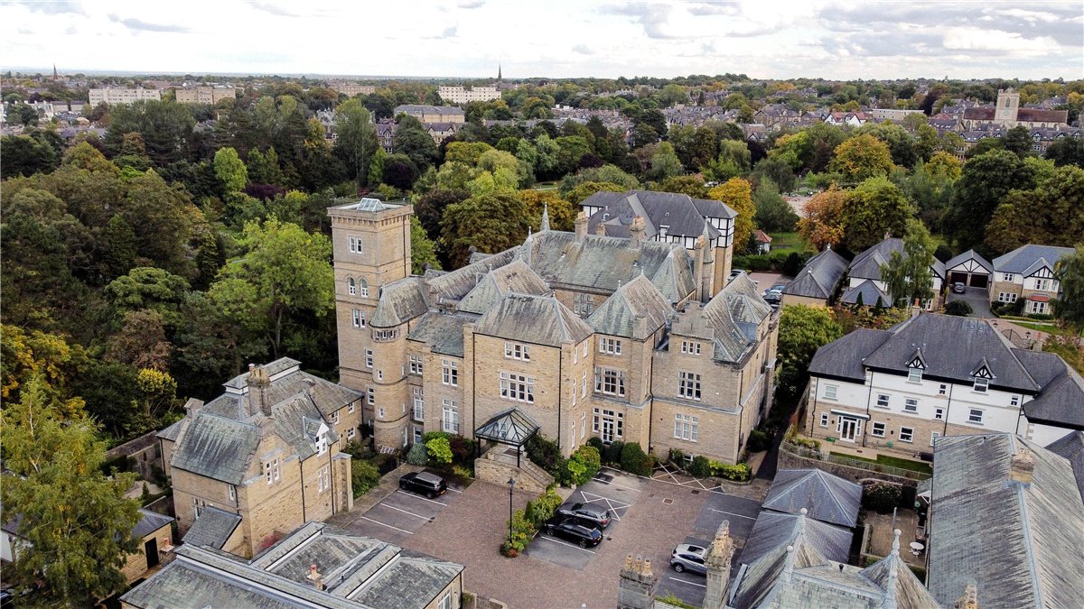 2 bedroom flat, Apartment 9, Ellis House, Ellis Court HG1 - Sold STC