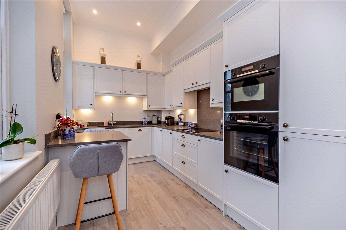 2 bedroom flat, Apartment 9, Ellis House, Ellis Court HG1 - Sold STC