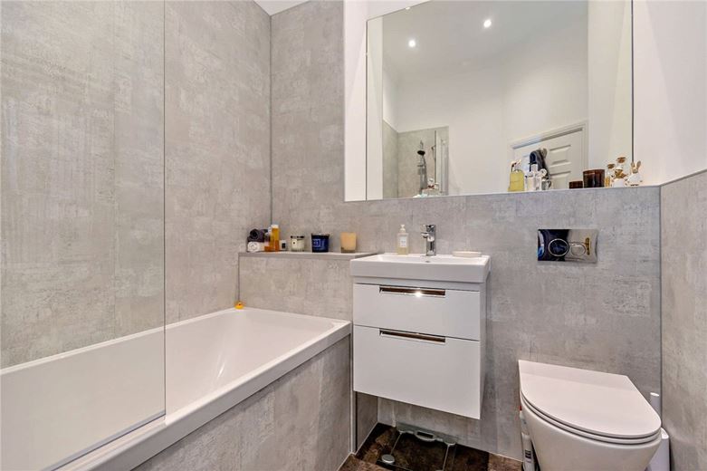 2 bedroom flat, Apartment 9, Ellis House, Ellis Court HG1 - Sold STC