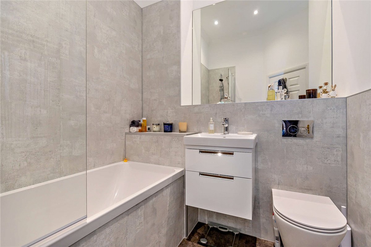 2 bedroom flat, Apartment 9, Ellis House, Ellis Court HG1 - Sold STC