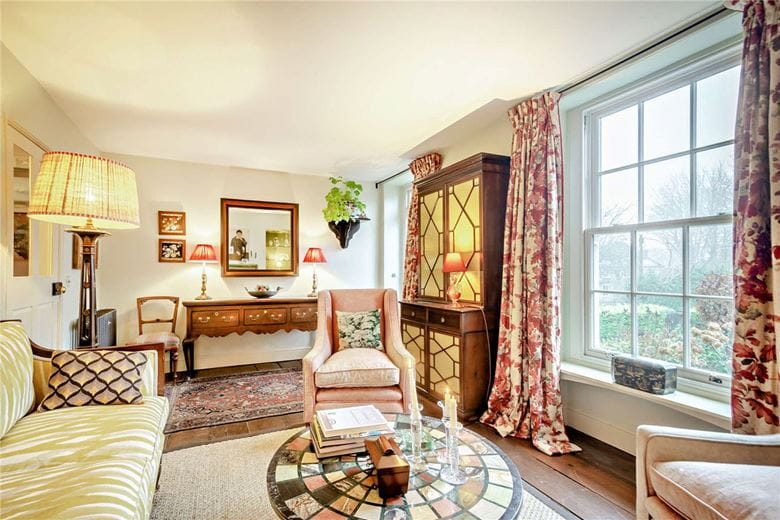 2 bedroom house, Wellington Square, Harrogate HG2 - Available