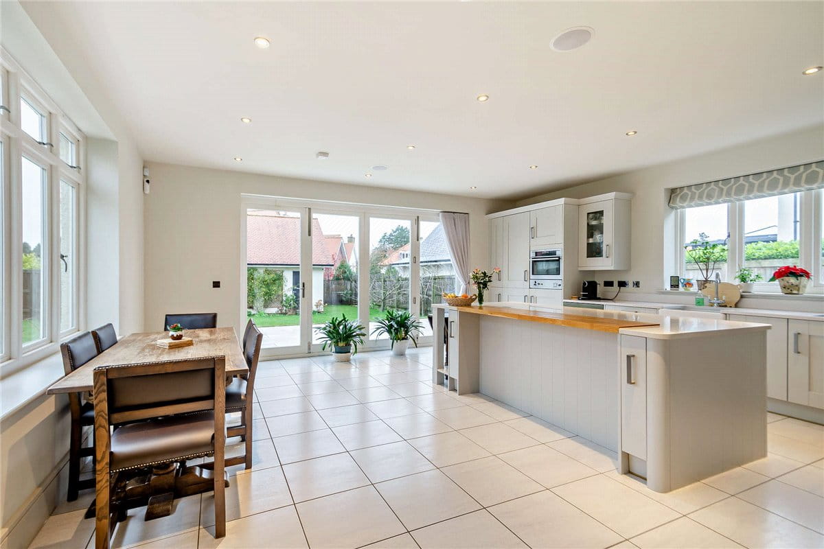 5 bedroom house, Sussex Avenue, Harrogate HG1 - Available