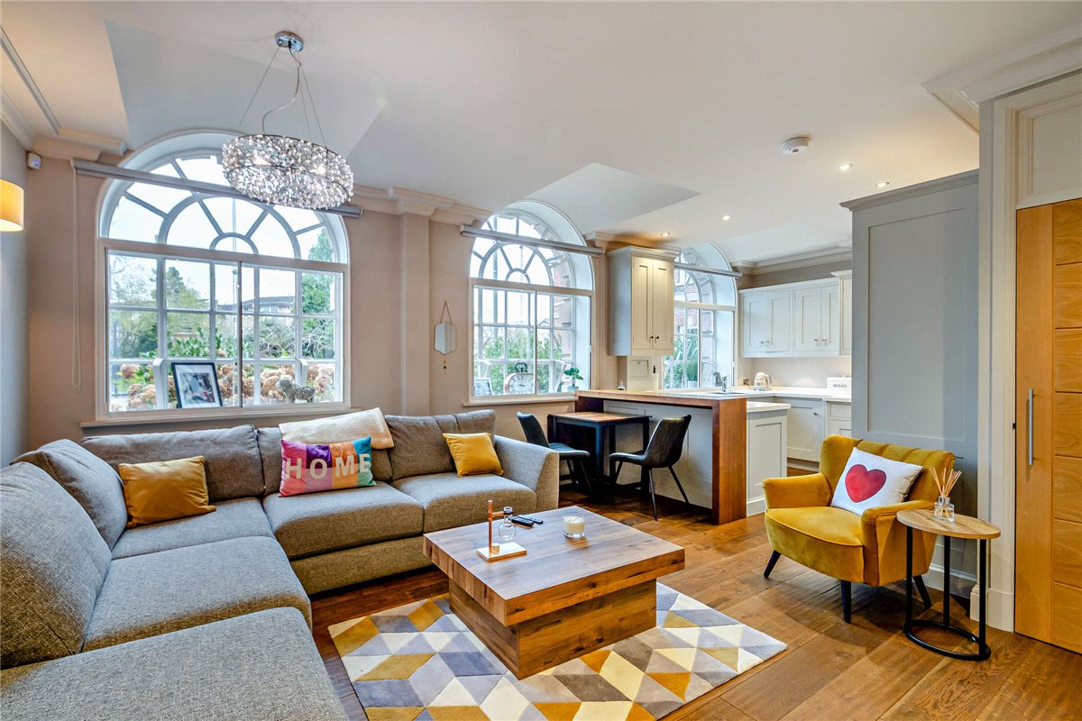 2 bedroom flat, North Park Road, Harrogate HG1 - Sold