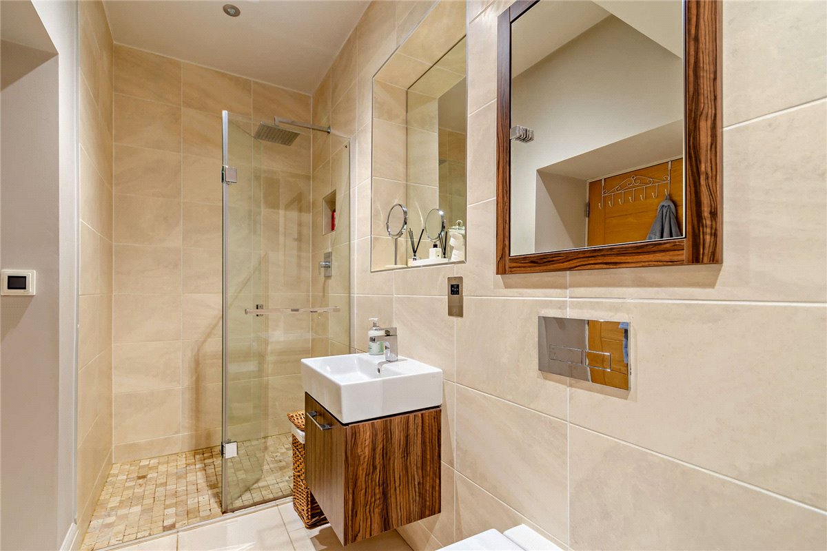 2 bedroom flat, North Park Road, Harrogate HG1 - Sold