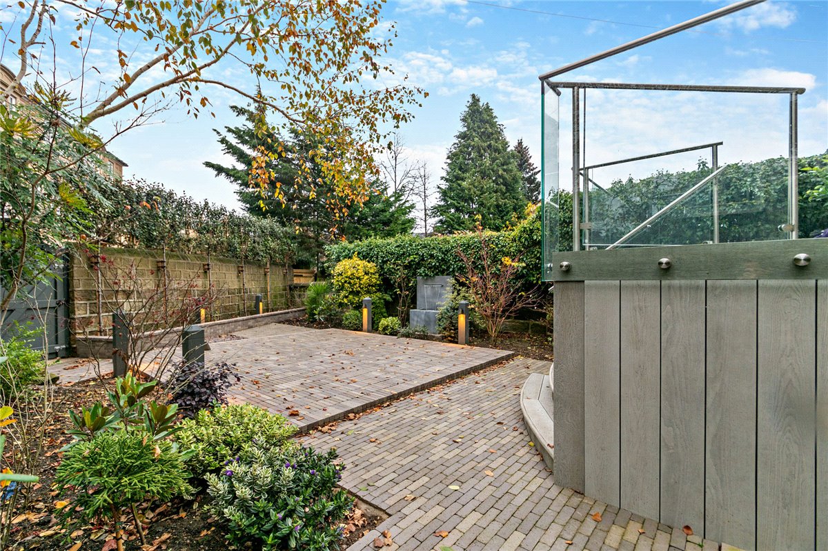 5 bedroom house, Queen Parade, Harrogate HG1 - Sold