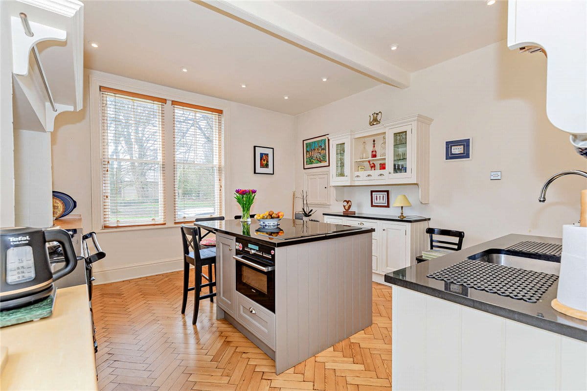 5 bedroom house, Church Square, Harrogate HG1 - Available