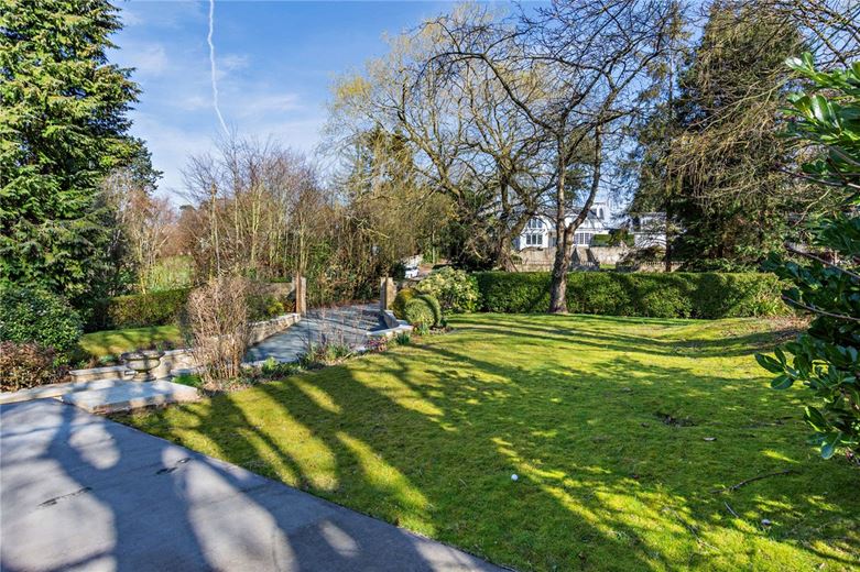 5 bedroom house, Nidd Bank, Knaresborough HG5 - Sold STC