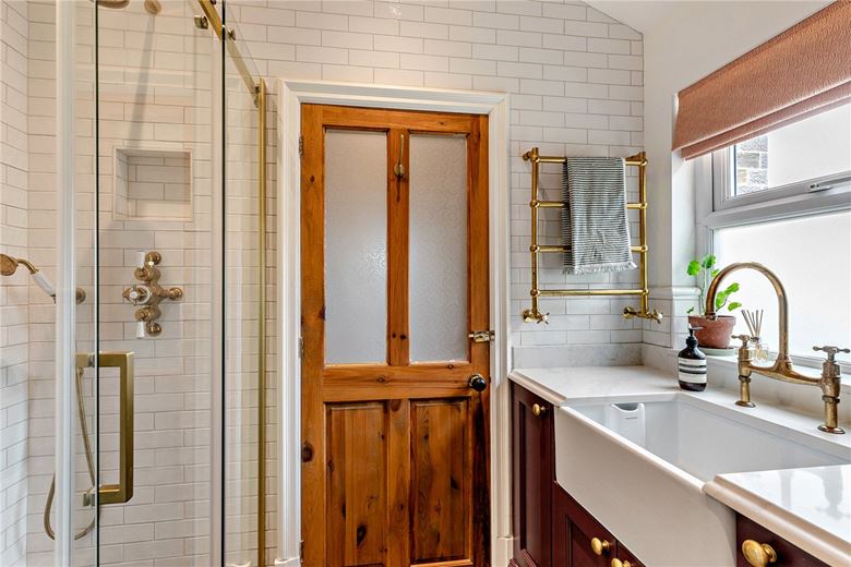 6 bedroom house, Crag Lane, Huby LS17 - Sold STC