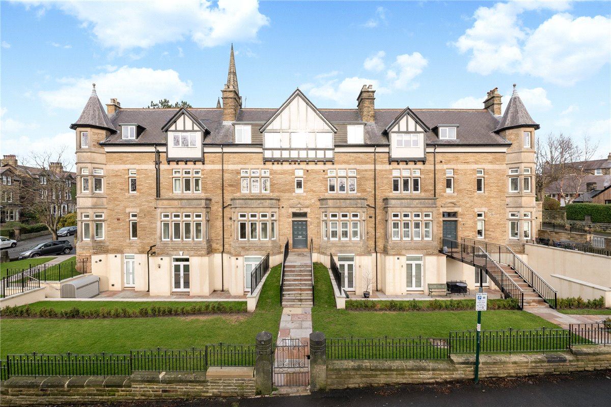 2 bedroom flat, Franklin Mount, Harrogate HG1 - Sold STC