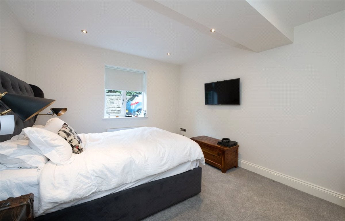 2 bedroom flat, Franklin Mount, Harrogate HG1 - Sold STC