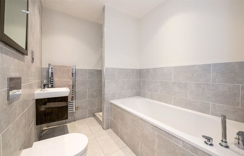 2 bedroom flat, Franklin Mount, Harrogate HG1 - Sold STC