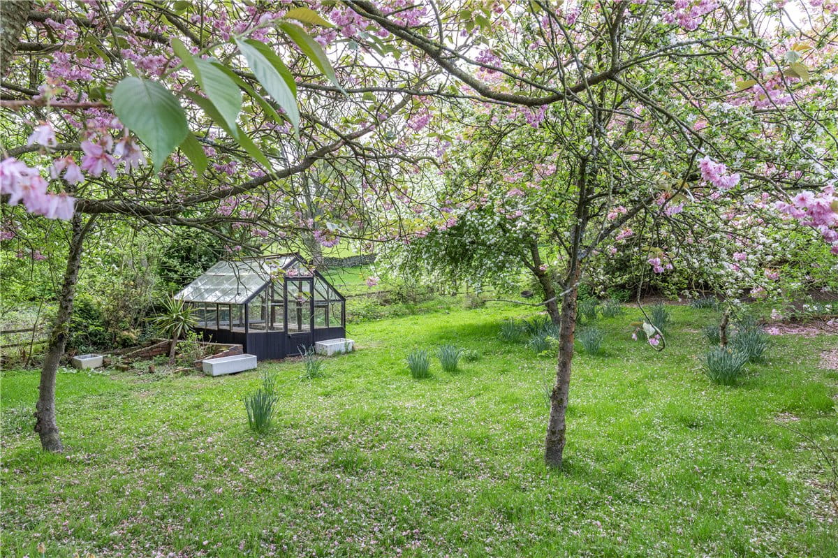 6 bedroom house, Burley Woodhead, Near Ilkley LS29 - Available