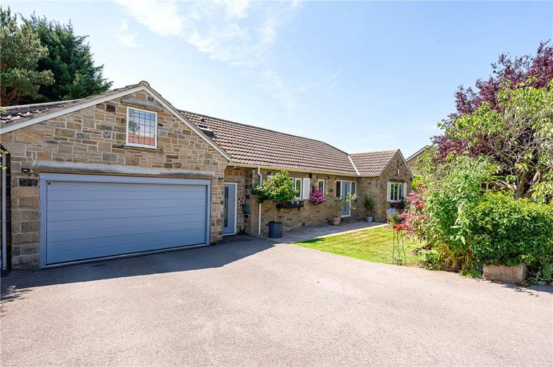 3 bedroom house, Crabtree Green, Collingham LS22 - Available