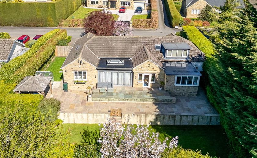 3 bedroom house, Crabtree Green, Collingham LS22 - Available