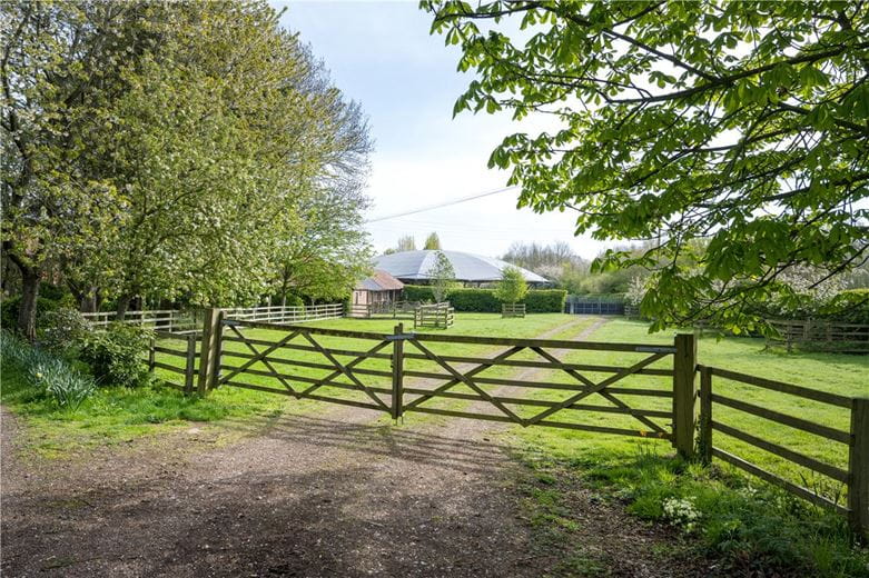  bedroom house, Barn 2, Low Farm Barns, Thorpe Underwood YO26 - Available