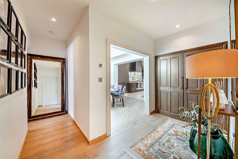 3 bedroom flat, Victoria Avenue, Harrogate HG1 - Sold STC