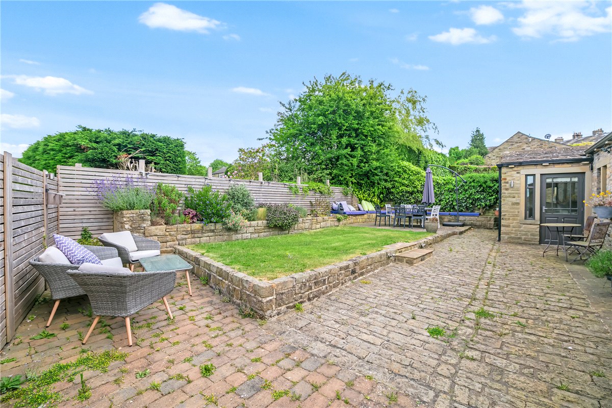 5 bedroom house, West Lane, Bradley BD20 - Available