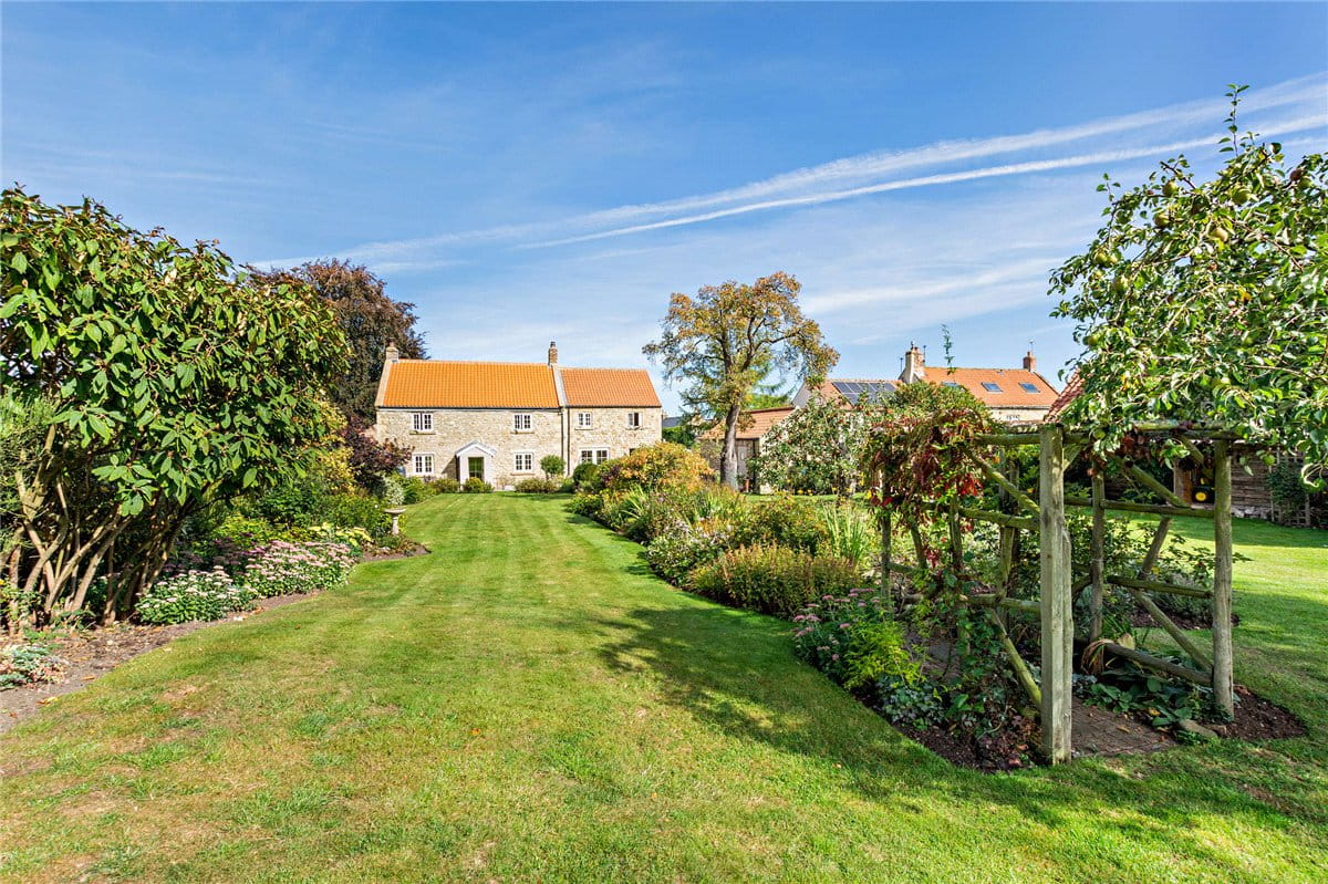 4 bedroom cottage, Mickley, Ripon HG4 - Available